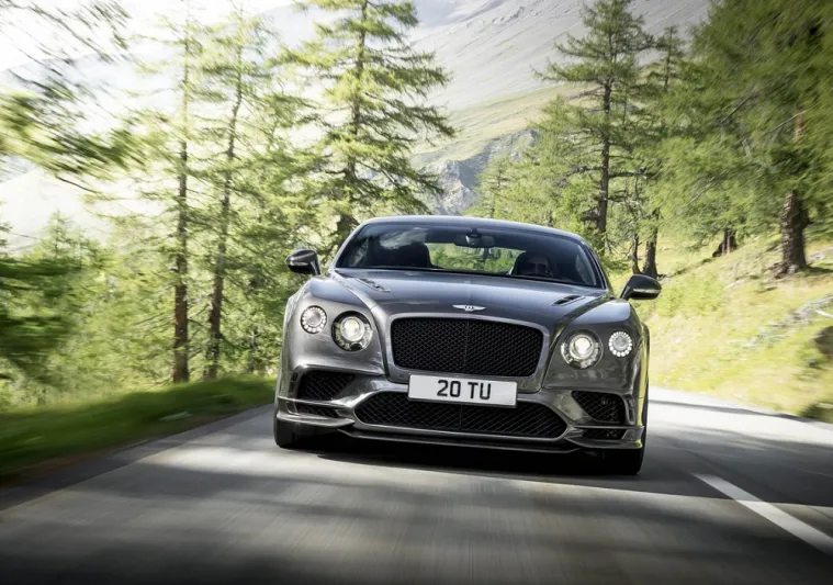 تعرف على قدرات سيارة «بنتلي» هدية اتحاد جدة لـ«كهربا»