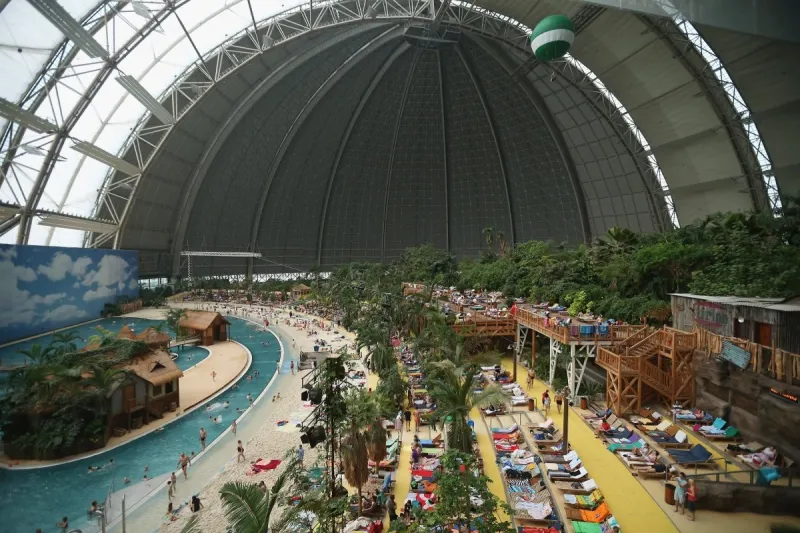 Tropical Islands.. المدينة المائية في برلين