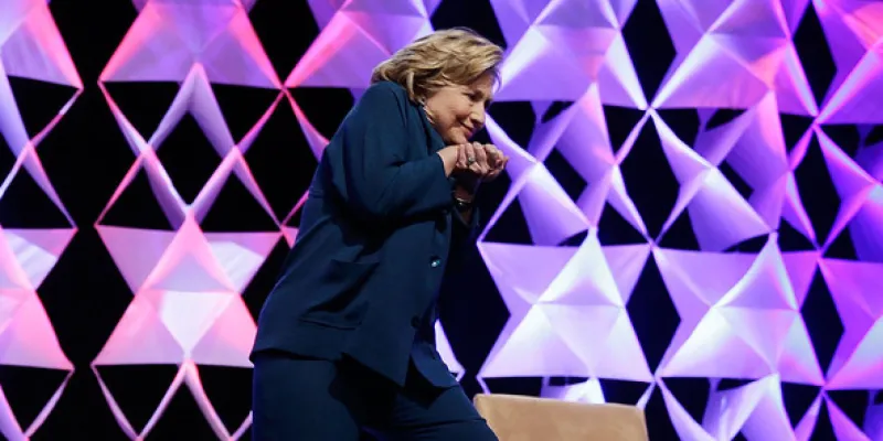 هيبتهم ذهبت من الريح.. زعماء ضربوا بالأحذية! (فيديو)