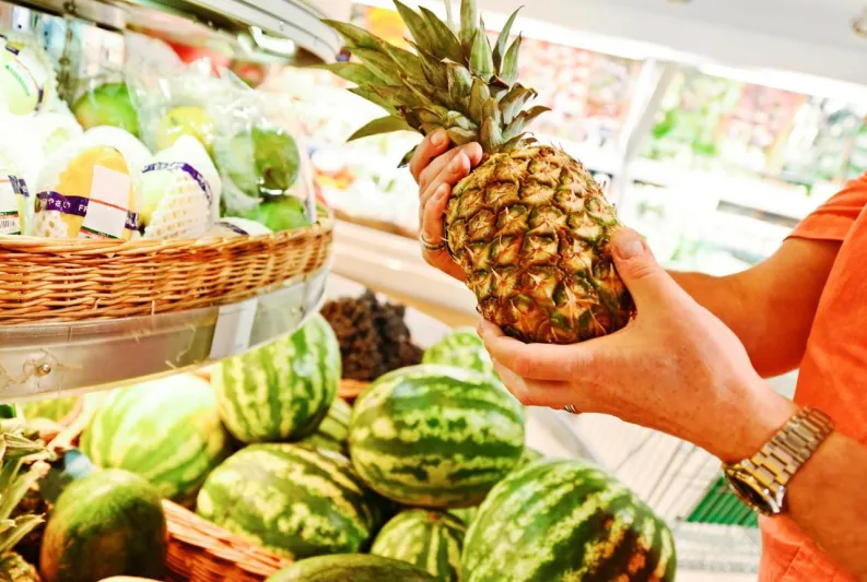 ما هي فوائد تناول فاكهة الأناناس؟