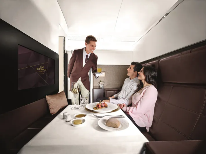 رفاهية فوق السحاب.. هذا ما تقدمه بعض الخطوط الجوية العربية