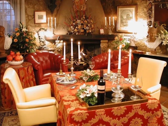 فقط لشخصين.. هذا هو أصغر مطعم في العالم