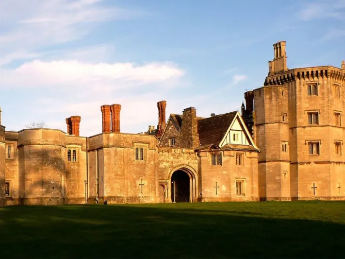 فرصة لشراء «ثورنبيوري».. قلعة الملوك في انجلترا (صور)