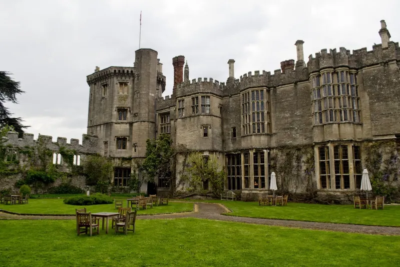 فرصة لشراء «ثورنبيوري».. قلعة الملوك في انجلترا (صور)