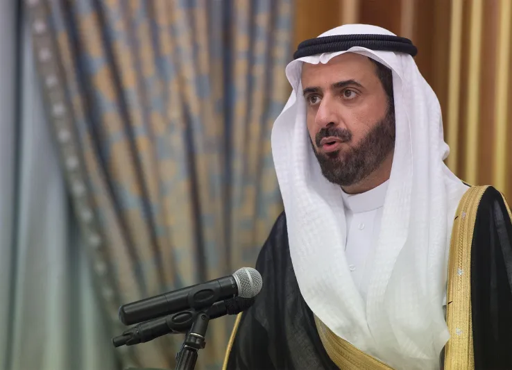 فيديو| ما الغريب في منزل وزير الصحه السعودي؟