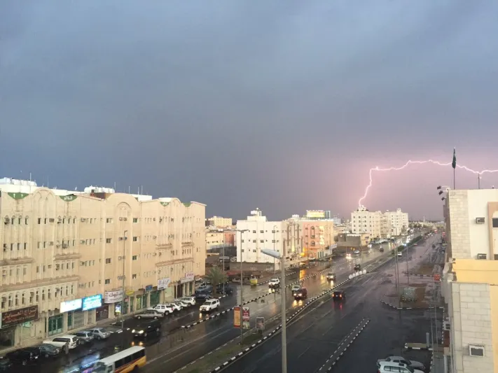 مواطن بتبوك يتنازل عن عاملته المنزلية بعد قتلها طفلته