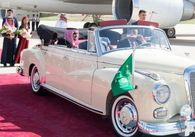سيارة الملك عبدالله الثاني تلفت الانتباه بعد اصطحاب الملك سلمان فيها