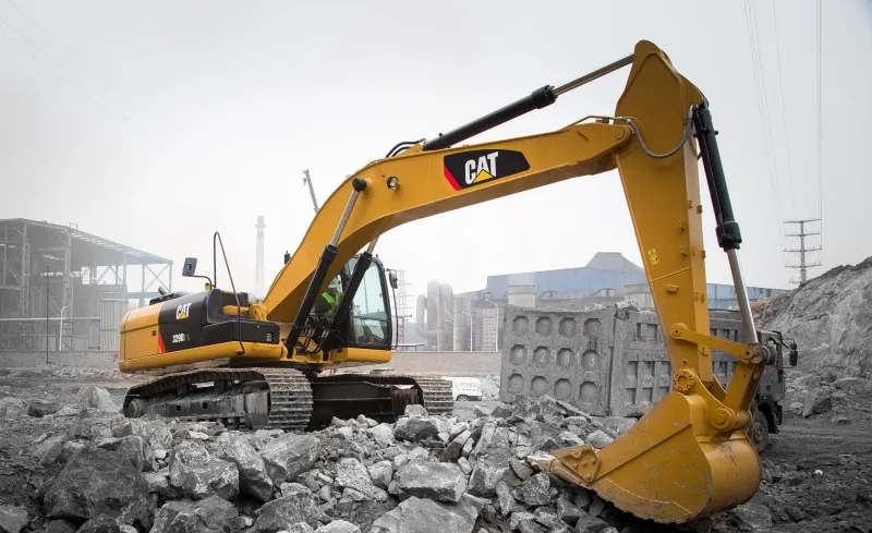 فيديو| إزالة مبنى قديم بطريقة كارثية 