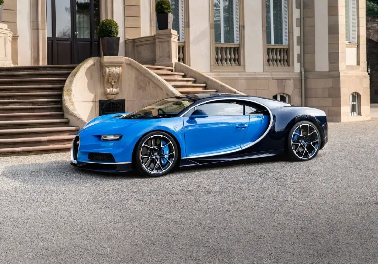 قدرات خارقة لسيارة بوغاتي شيرون.. تتحدى الأسرع في العالم (فيديو)