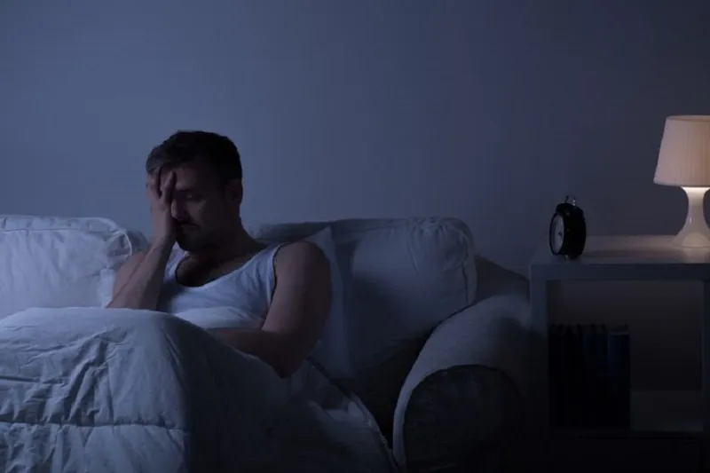 الاستيقاظ في وقت محدد ليلا ولا تعرف السبب!.. الأمر له علاقة بصحتك