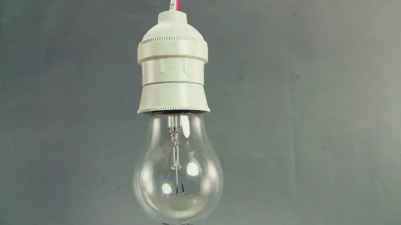 شاهد إزالة لمبة من بطن آسيوي في الأحساء