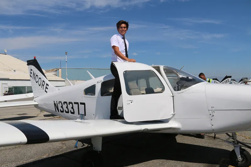 أماكن توفر لك تعليم قيادة الطائرات الهليكوبتر وأنواع أخرى