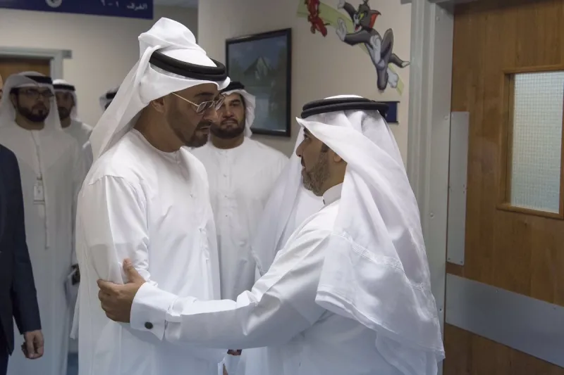 بالصور  والفيديو محمد بن زايد يزور مصابي حادث اعتداء الطعن في الفجيرة