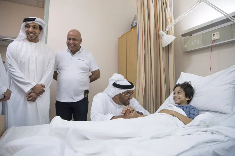 بالصور  والفيديو محمد بن زايد يزور مصابي حادث اعتداء الطعن في الفجيرة