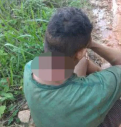 فيديو| شاب حمل رأسه المقطوع للنجاة بحياته بعد شجار مع عصابة