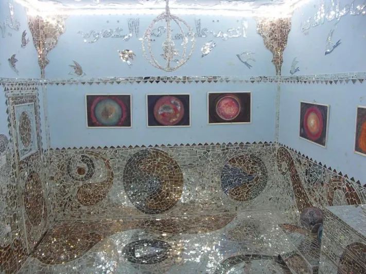 الإبداع الاستثنائي في الفن داخل منزل المرايا (صور)