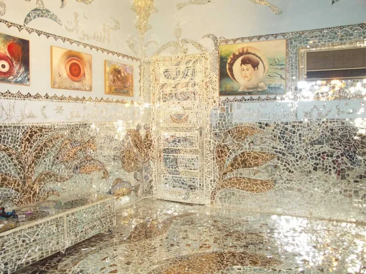 الإبداع الاستثنائي في الفن داخل منزل المرايا (صور)