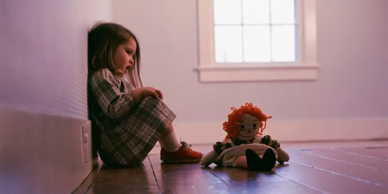 معلمة تنقذ طفلة 5 سنوات من تحرش سائق حافلة مدرسية في دبي