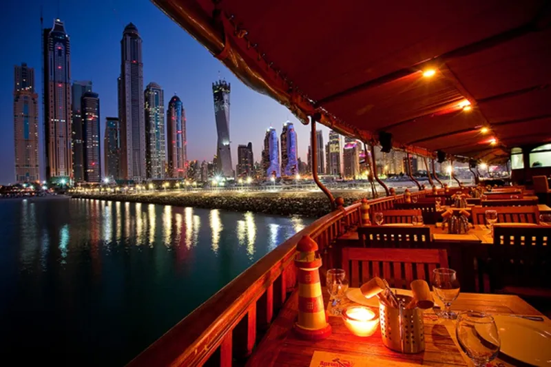 شاهد| ادفع لزبون.. مطعم سعودي يبتكر طريقة لمساعدة الفقراء