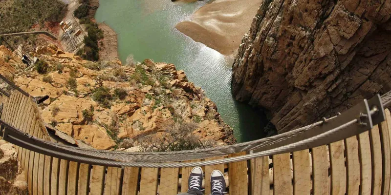 افتتاح الرصيف المعلق الأكثر رعباً في العالم هذا الصيف