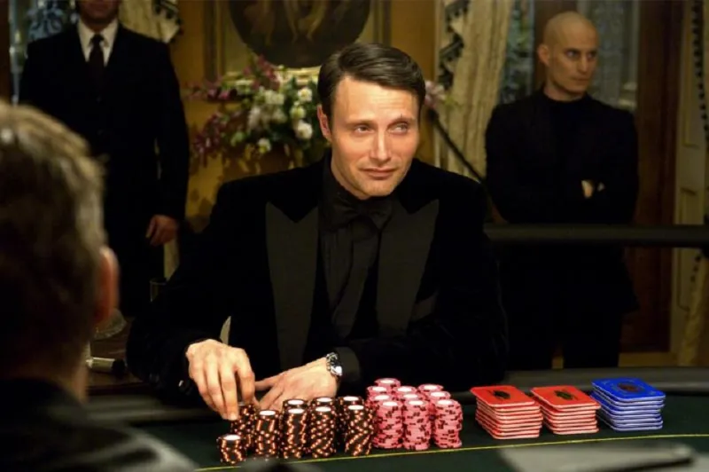 الرجال الحقيقيون وراء شخصيات الشر في أفلام جيمس بوند.. بينهم «بيل غيتس»