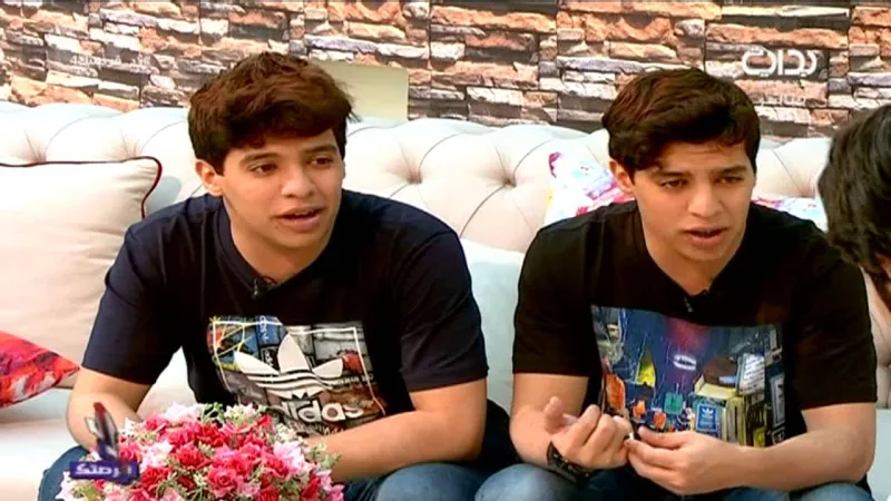 فيديو| توأمان سعوديان يتسببان في زحام شديد بسبب شهرتهم