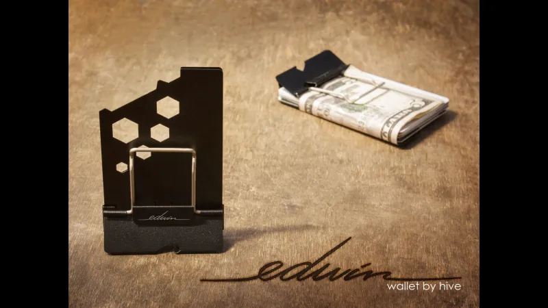 أرقى ماركات حافظات النقود الرجالية.. اشتريها من هنا (صور)