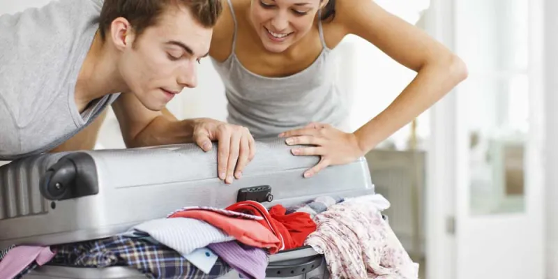 تكره توضيب الحقائب؟ تعلم الطرق العسكرية لحزمها بدقة وسرعة