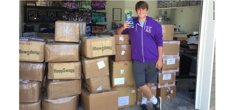 طالب أمريكي بالمدرسة الثانوية يبيع جوارب بمليون دولار سنوياً