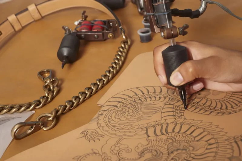 دار Tod’s تقدم منتجها الجديد Tod’s Tattoo (صور)