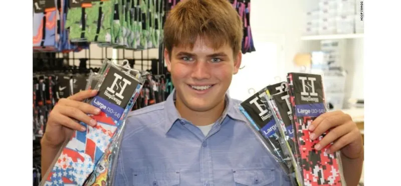 طالب أمريكي بالمدرسة الثانوية يبيع جوارب بمليون دولار سنوياً