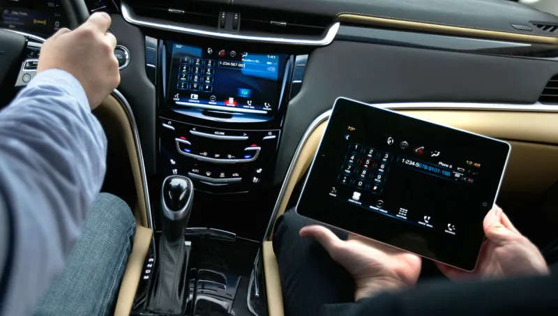 قرصنة السيارة من خلال تطبيق الهاتف