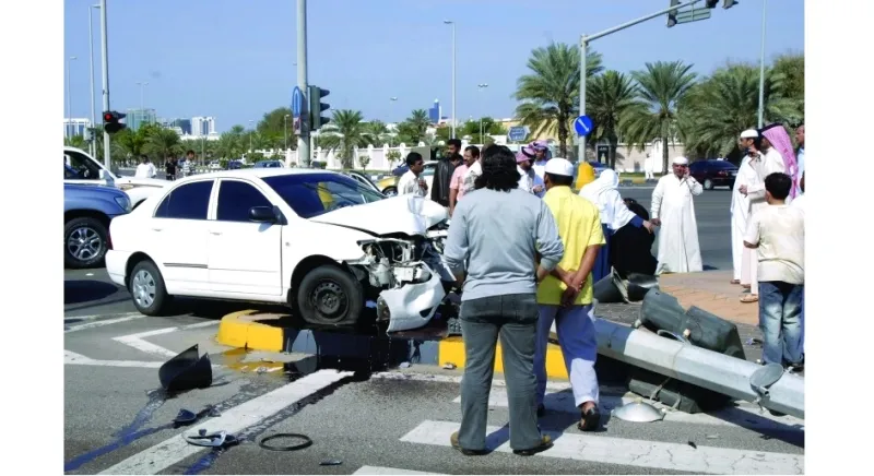 الإمارات تفرض عقوبة على المتجمهرين خلال حوادث المرور