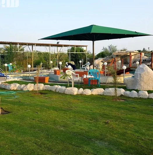 صور| مواطن حول أرضه الصحراوية لمكان جذب سياحي