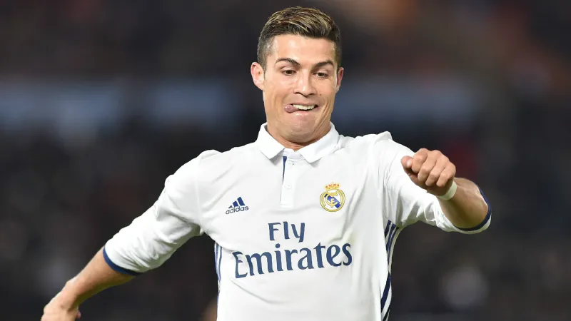 كريستيانو رونالدو يحطم رقم ميسي