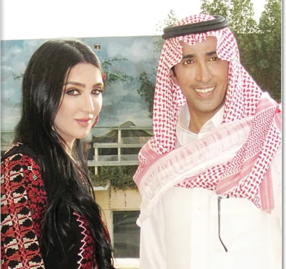 فيديو| سيدة تهاجم الفنان فايز المالكي: «مين يعوضني الحين؟!»