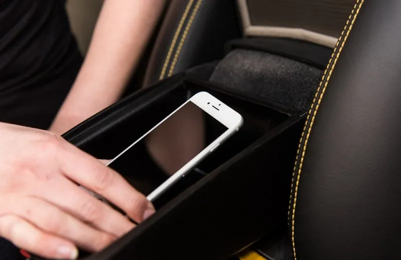 «قفص فاراداي» تكنولوجيا جديدة لمنع استخدام الهاتف أثناء القيادة (صور)