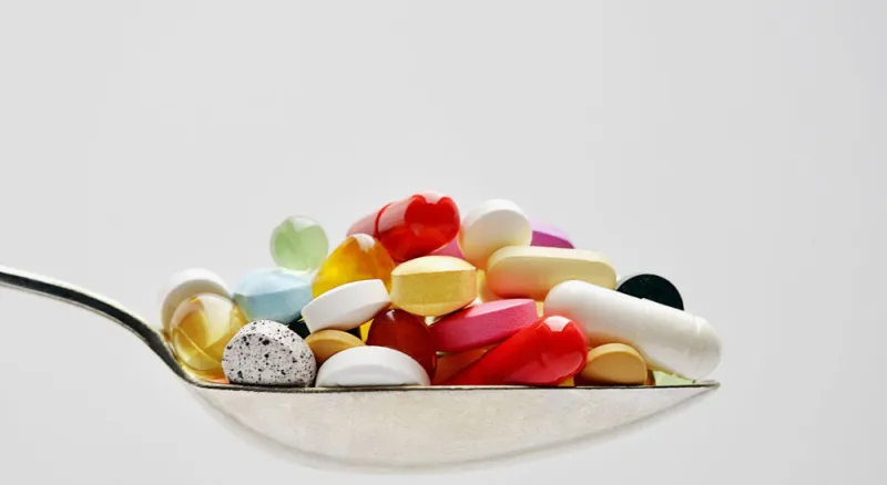 صور| الإعتماد على مسكنات الألم.. الأمر أخطر مما يخيل إليك 