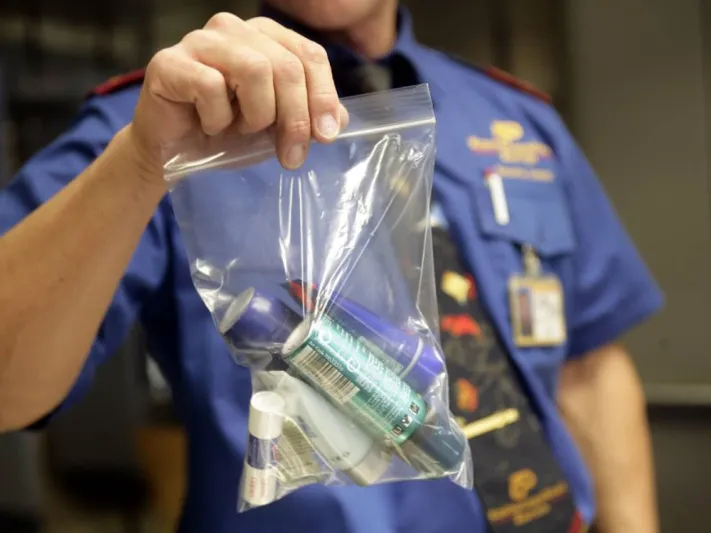 كي لا تقع في مأزق مع أمن المطارات.. تجنب القيام بهذه الأمور