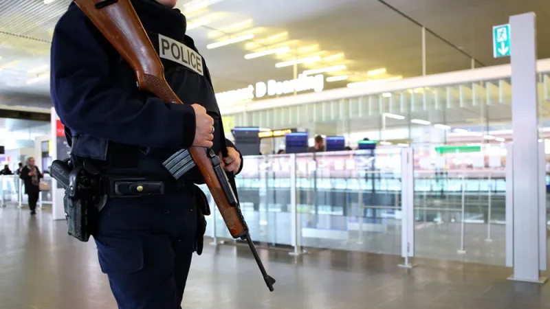 كي لا تقع في مأزق مع أمن المطارات.. تجنب القيام بهذه الأمور