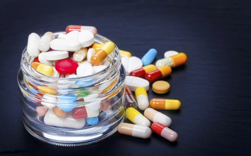 صور| الإعتماد على مسكنات الألم.. الأمر أخطر مما يخيل إليك 