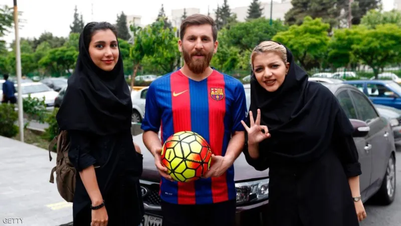 الشرطة تحتجز "ميسي الإيراني".. تعرف على السبب (صور)