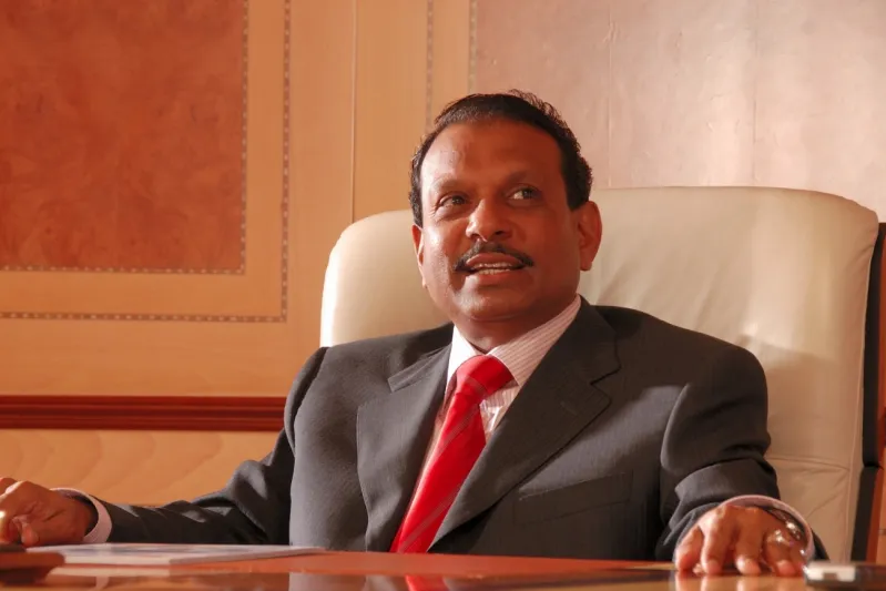 الهندي يوسف علي.. أحد أفضل رجال الأعمال في العالم