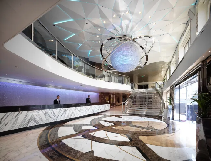 سانبورن.. أول يخت في العالم يتحول لفندق فاخر