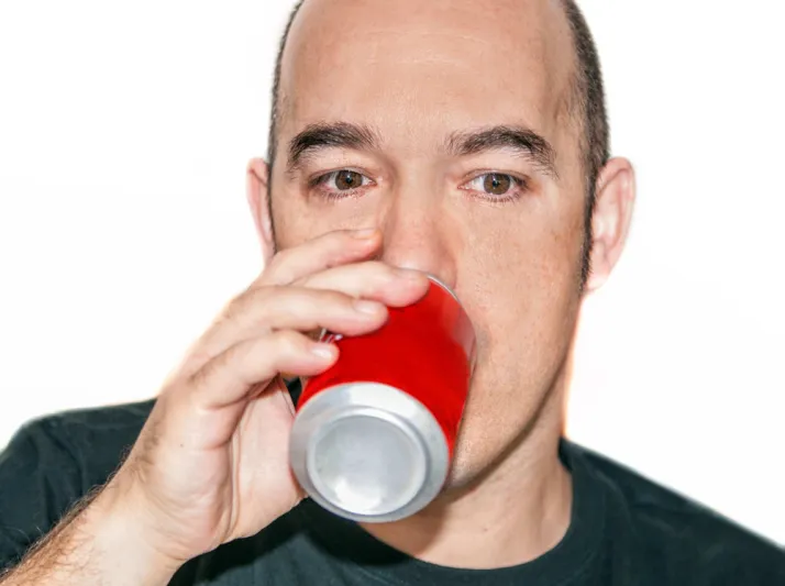 «تسبب العقم وتقتل ١٨٤ ألف شخص سنوياً».. 10 أسباب لتجنب المشروبات الغازية برمضان