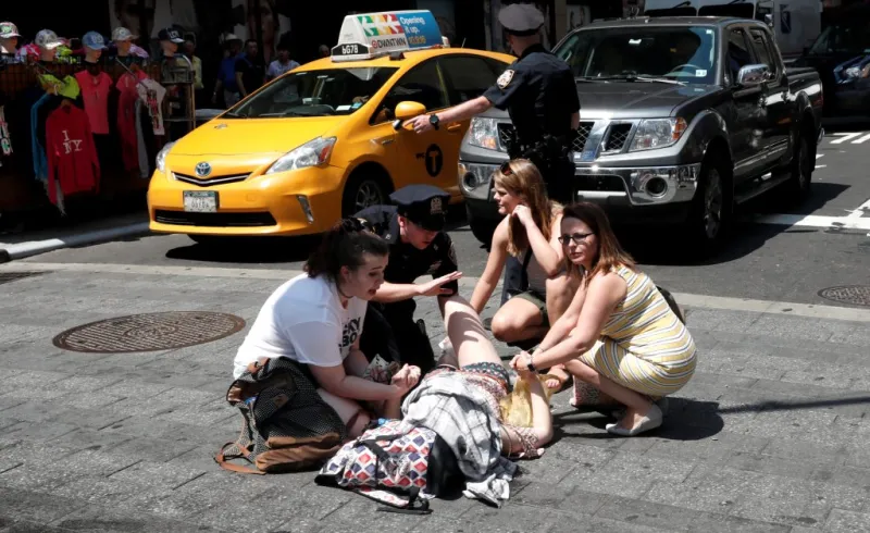 فيديو| لحظة دهس المارة في «تايمز سكوير».. وصور هستيرية للسائق