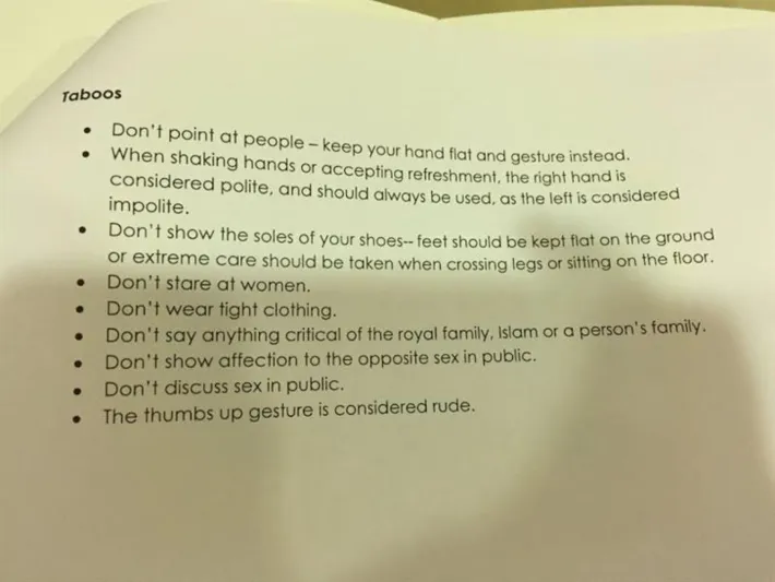 بالصور | قائمة بالممنوعات وزعت على وفد «ترامب»