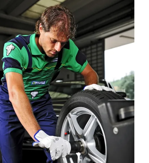 نصائح للعناية بإطارات سيارتك في الصيف.. انتبه للنقشة وانحراف السيارة