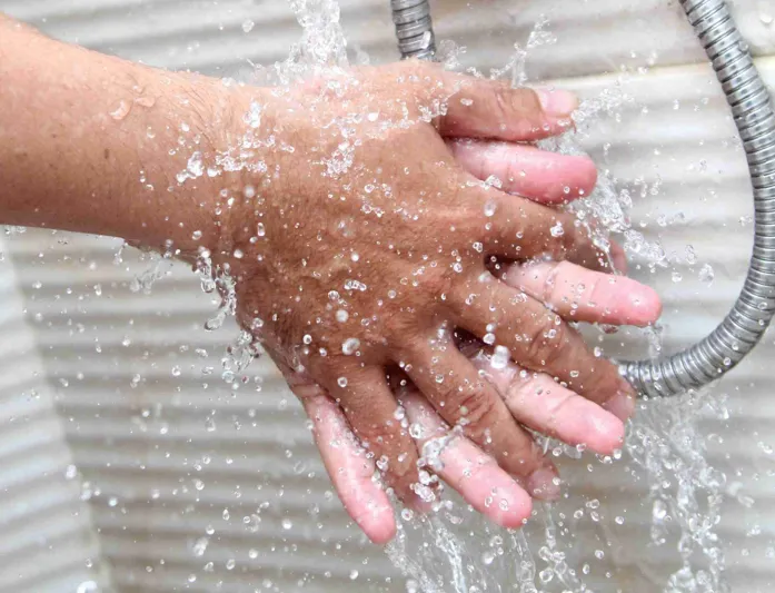 هل تراودك الأفكار ويقل تركيزك أثناء الصلاة؟ هكذا تزيد خشوعك أمام الله