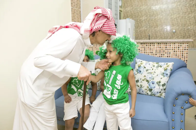 رغم ثرائهم لم ينسوا الأقل حظاً.. أثرياء عرب بقلوب من ذهب